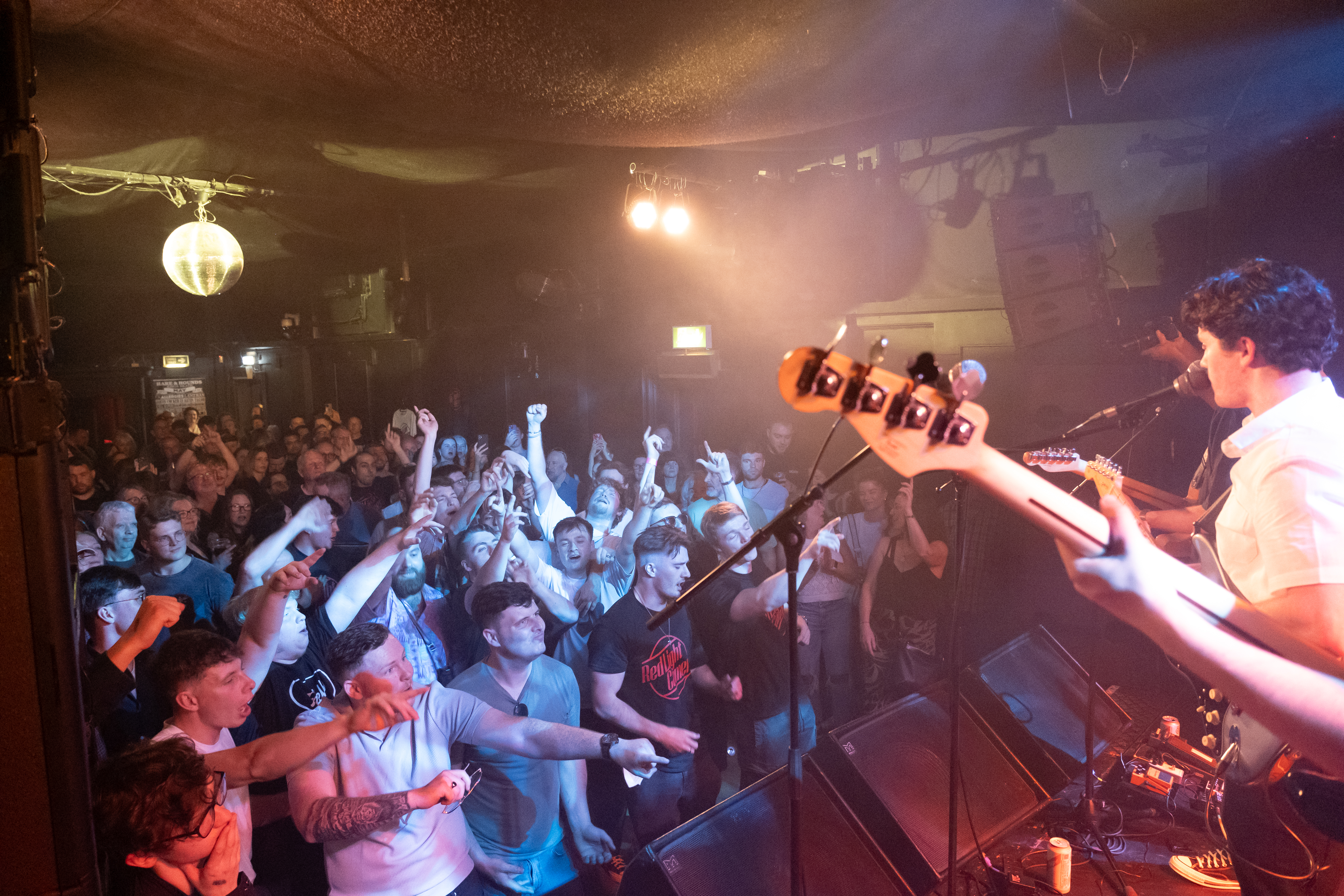 RLC Headling Hare & Hounds 2024, crowd enjoying